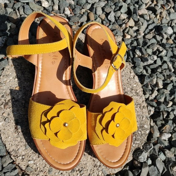 Italian Wedge Sandals - Picture 1 of 6